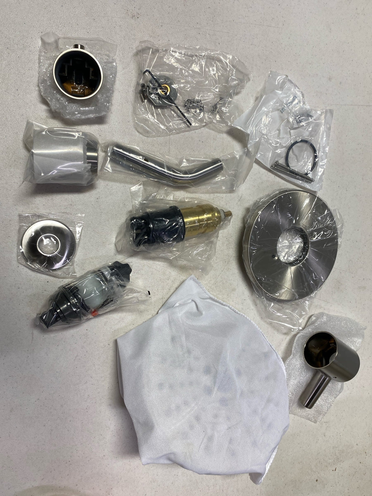Delta T17T259-SSH2O Trinsic TempAssure 17T 1-Handle Shower Faucet Trim Kit in Stainless with H2Okinetic (Valve Not Included)