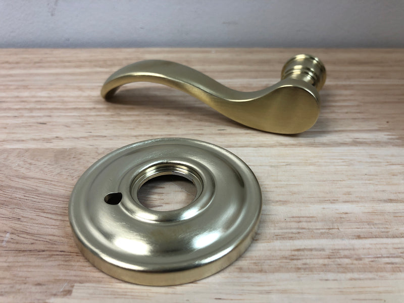 Baldwin 5455V044PRIV 5455V Privacy Door Lever Set with 5048 Rose from the Estate Collection - Lifetime Satin Brass