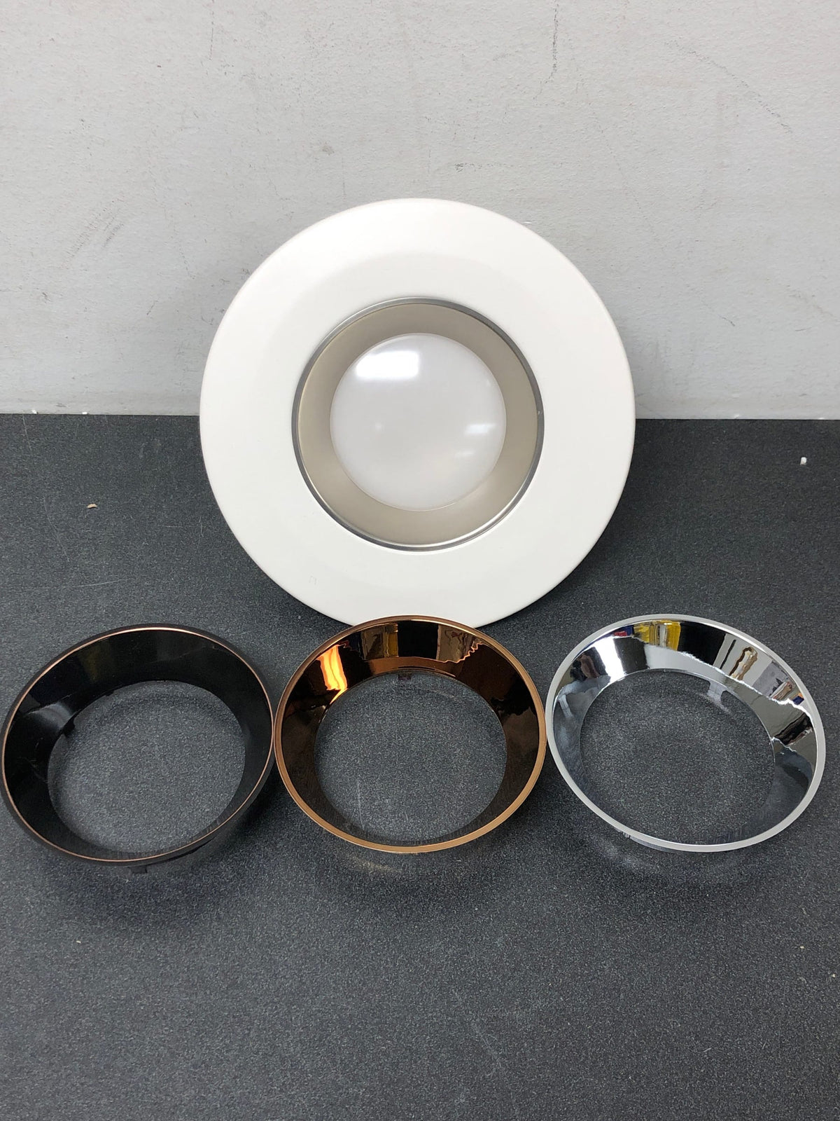 Commercial electric 53198101 5 in./6 in. Adjustable CCT Integrated LED Recessed Light Trim Can Light with 4 Color Trim Options 950 Lumens Dimmable