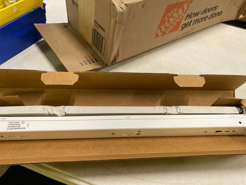 Lithonia lighting MNS5 2 14 LP M6 MNS5 2 14 LP Mini Strip 2-Light White Fluorescent Utility Light