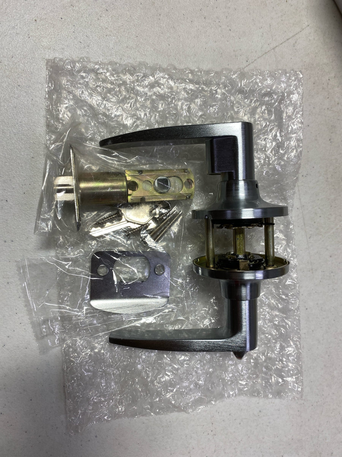 Miseno MLK1021SC Momac Straight Single Cylinder Keyed Entry Door Lever Set - Satin Chrome