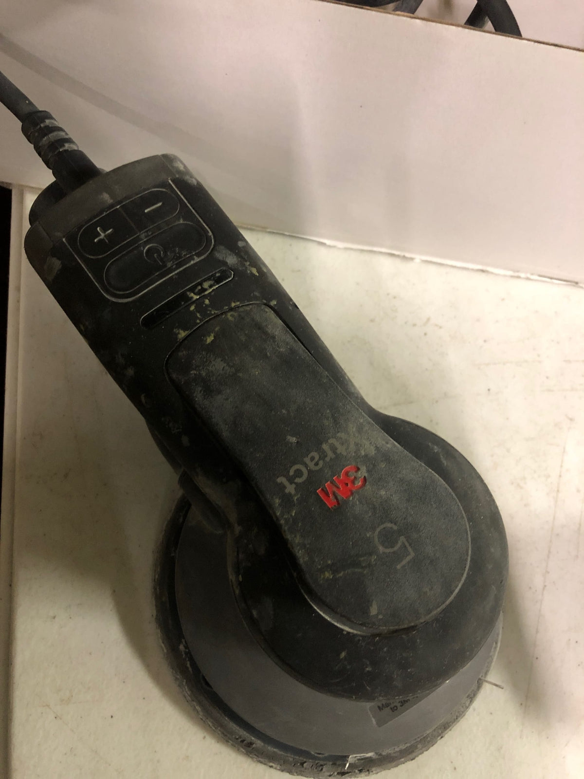 3M88946 3M Xtract 5" Pneumatic Self-Generating Vacuum 3/16" Orbit Sander