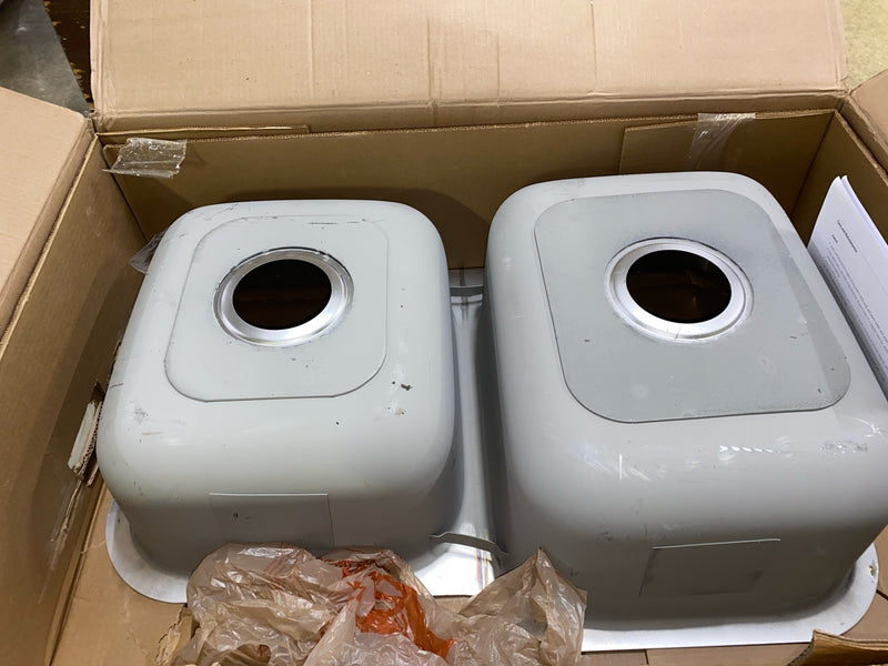 PROFLO PFUC908A Plomosa 31-7/16" Undermount Double Basin Stainless Steel Kitchen Sink - Stainless Steel