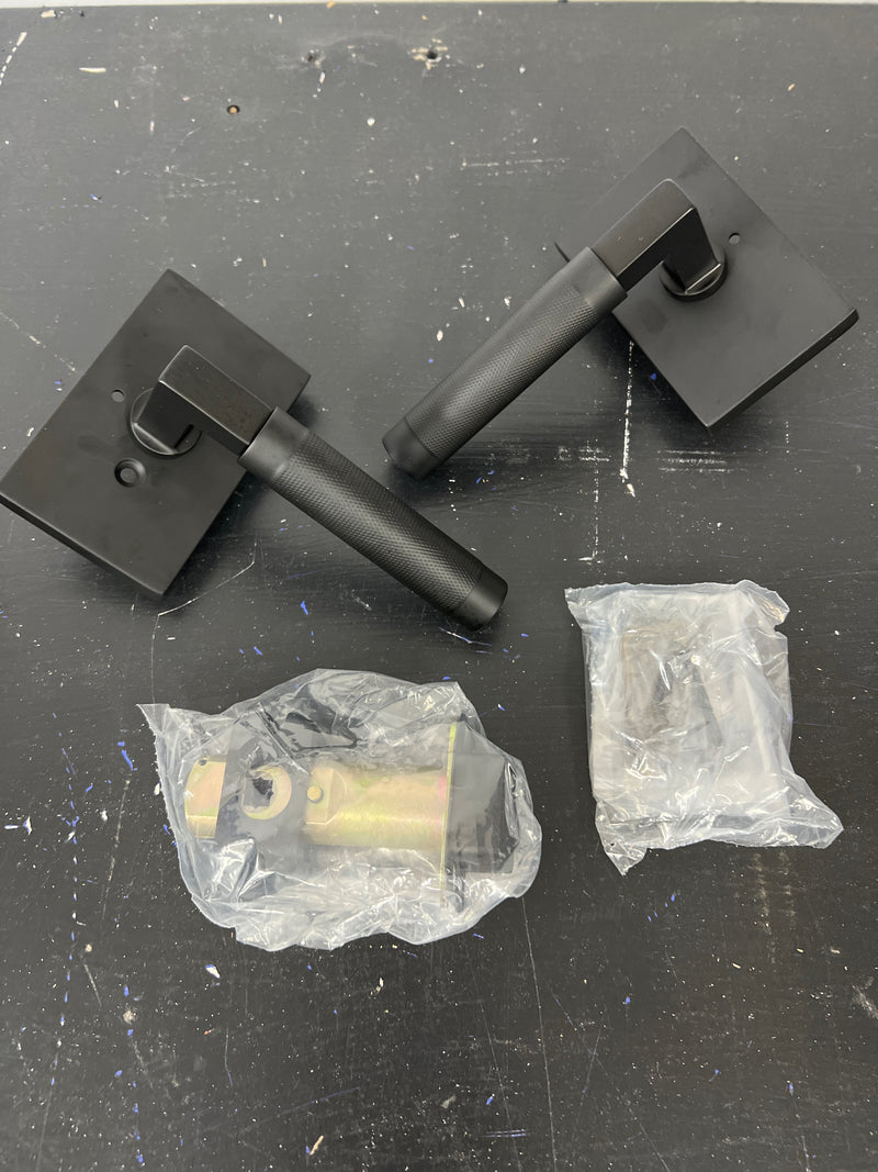 Emtek 5212US19.LSUS19.KNUS19.RH Knurled L-Square Right Handed Privacy Door Lever Set with Modern Rectangular Rose from the SELECT Brass Collection - Flat Black