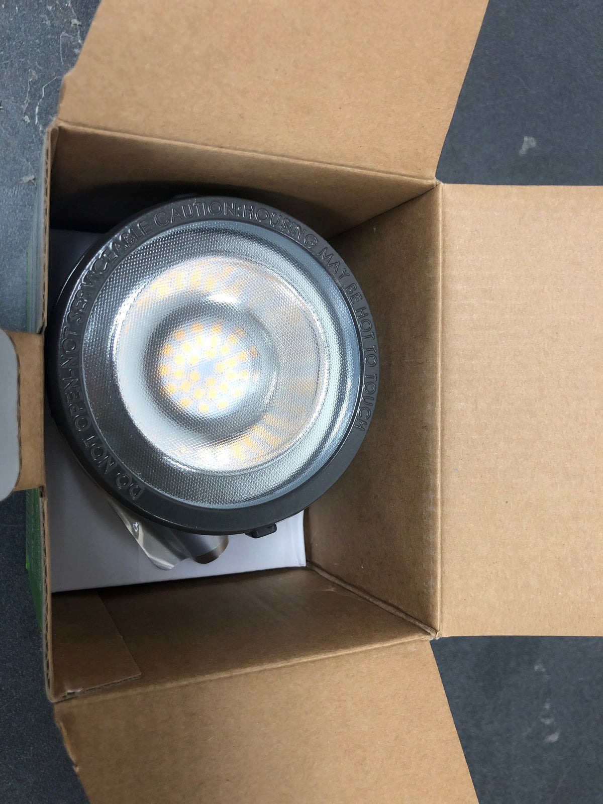 Commercial electric SPTM-1401 14-Watt 1100 Lumens CE Bronze Hardwired Integrated LED Metal Spot Landscape Flood Light