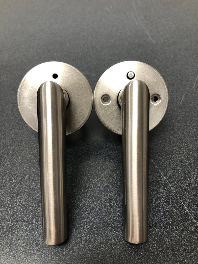 Kwikset 730MILRDT-15 Milan Privacy Door Lever Set with Round Rose - Satin Nickel