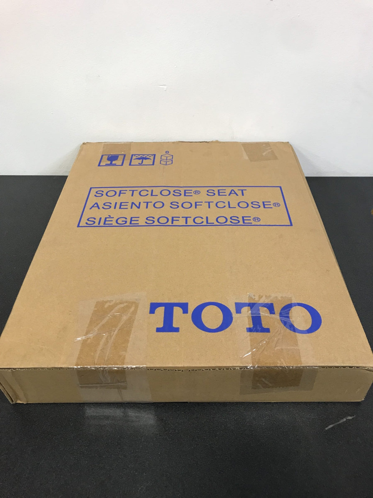 TOTO SoftClose Round Closed Front Toilet Seat in Cotton White-ss113#01