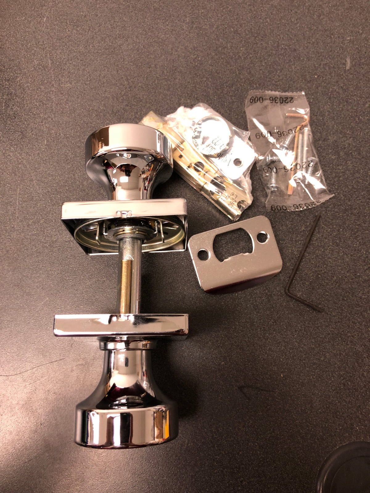 Kwikset 730PSKSQT-26 Polished Chrome Pismo Privacy Door Knob Set with Square Rose
