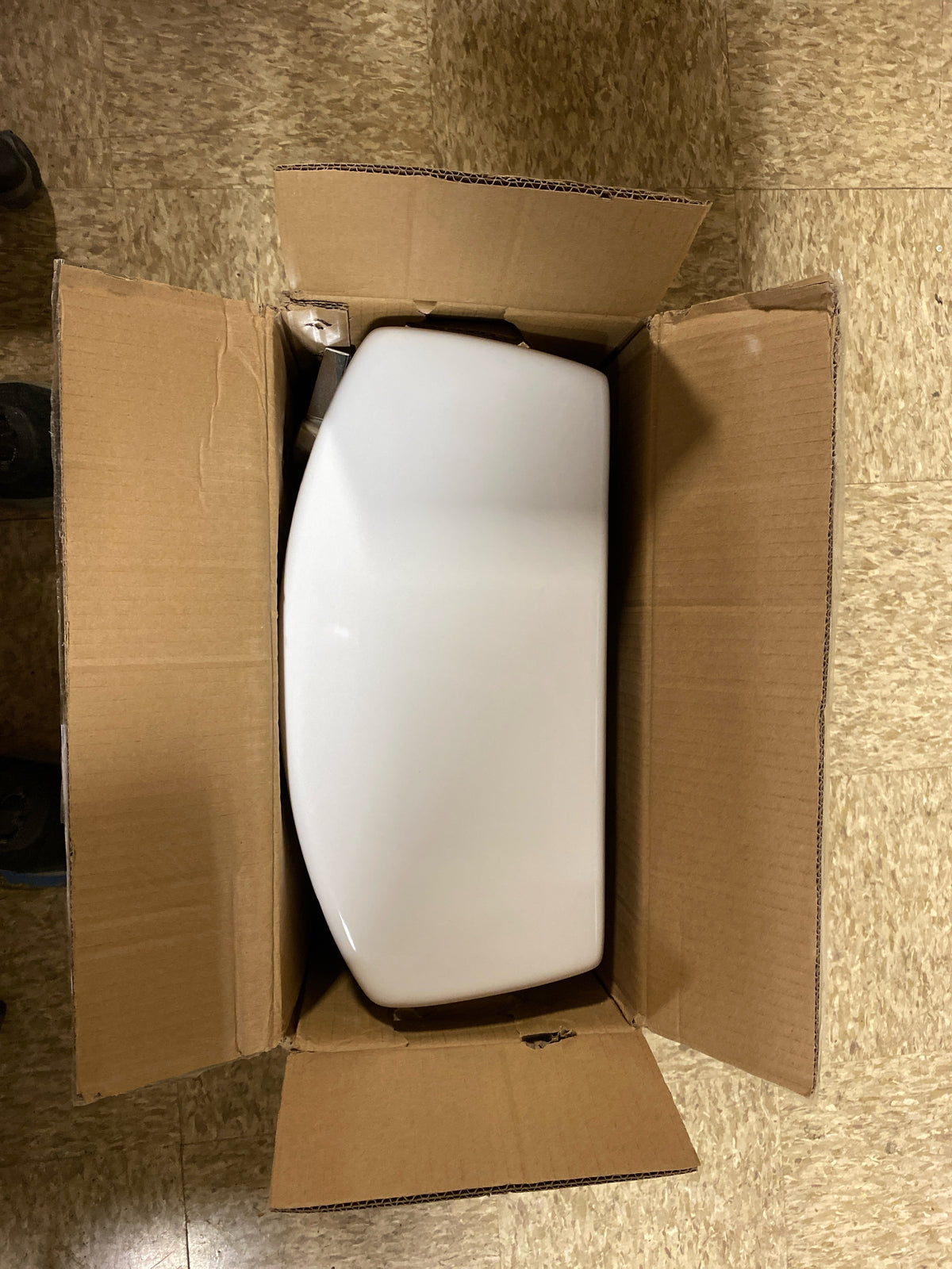 Signature Hardware 7920659 Bradenton 1.28 gpf Toilet Tank in White