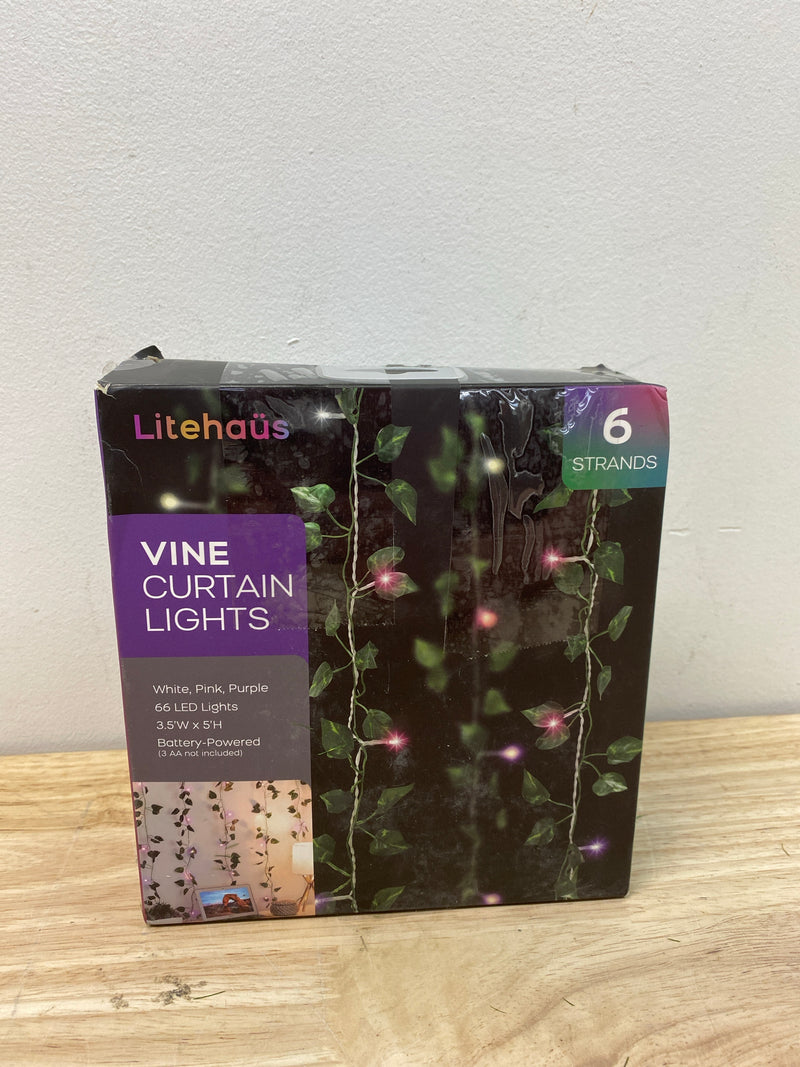 Unbranded LH-VN001-999 66 Ombre Light 3.5 ft. x 5 ft. Indoor Battery Operated Integrated LED Curtain Vine String Lights