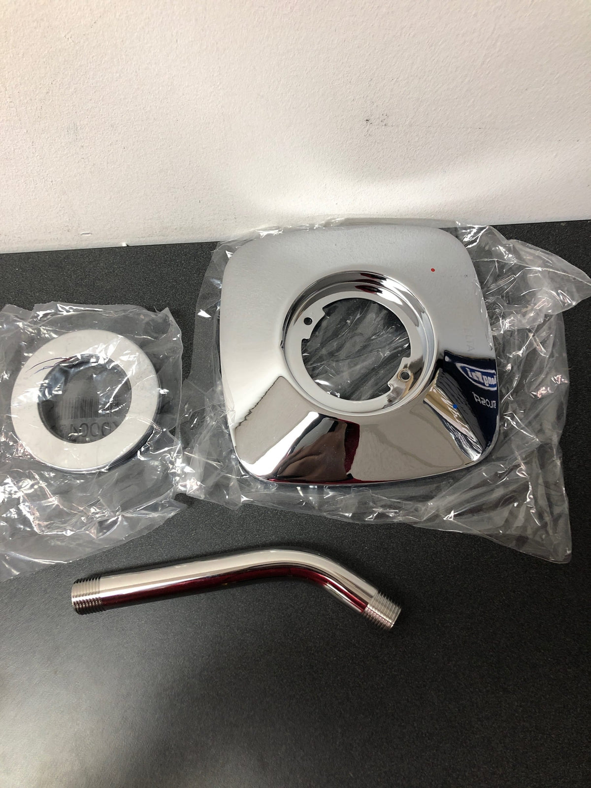 Delta T14252 Tesla Monitor 14 Series Single Function Pressure Balanced Shower Only - Less Rough-In Valve - Chrome