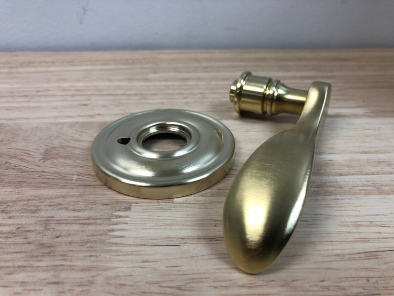 Baldwin 5455V044PRIV 5455V Privacy Door Lever Set with 5048 Rose from the Estate Collection - Lifetime Satin Brass