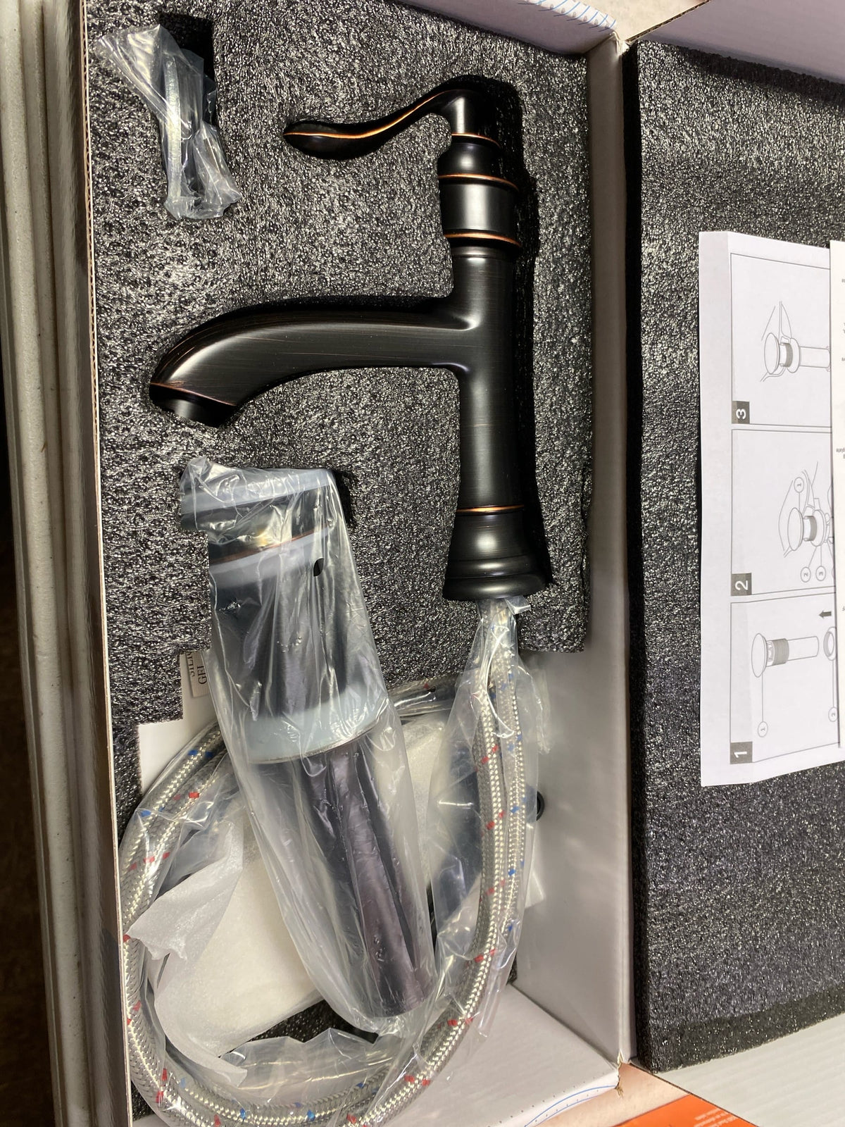 Flg LE-0168-ORB-D Single Handle Single Hole Bathroom Faucet Modern Sink Taps with Pop-Up Drain Kit and Deckplate in Oil Rubbed Bronze