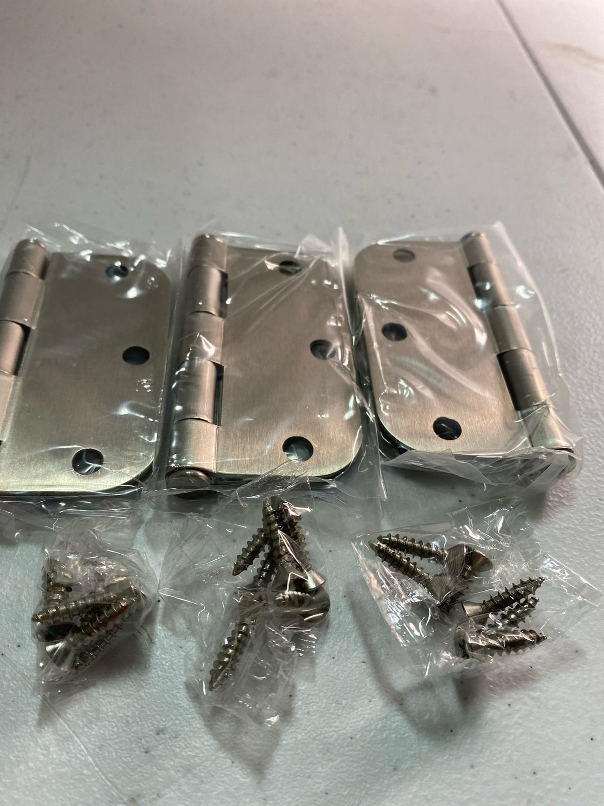 Miseno MDH3503SN 3-1/2 x 3-1/2 Plain Bearing 5/8" Radius Corner Door Hinge - Pack of 3 - Satin Nickel
