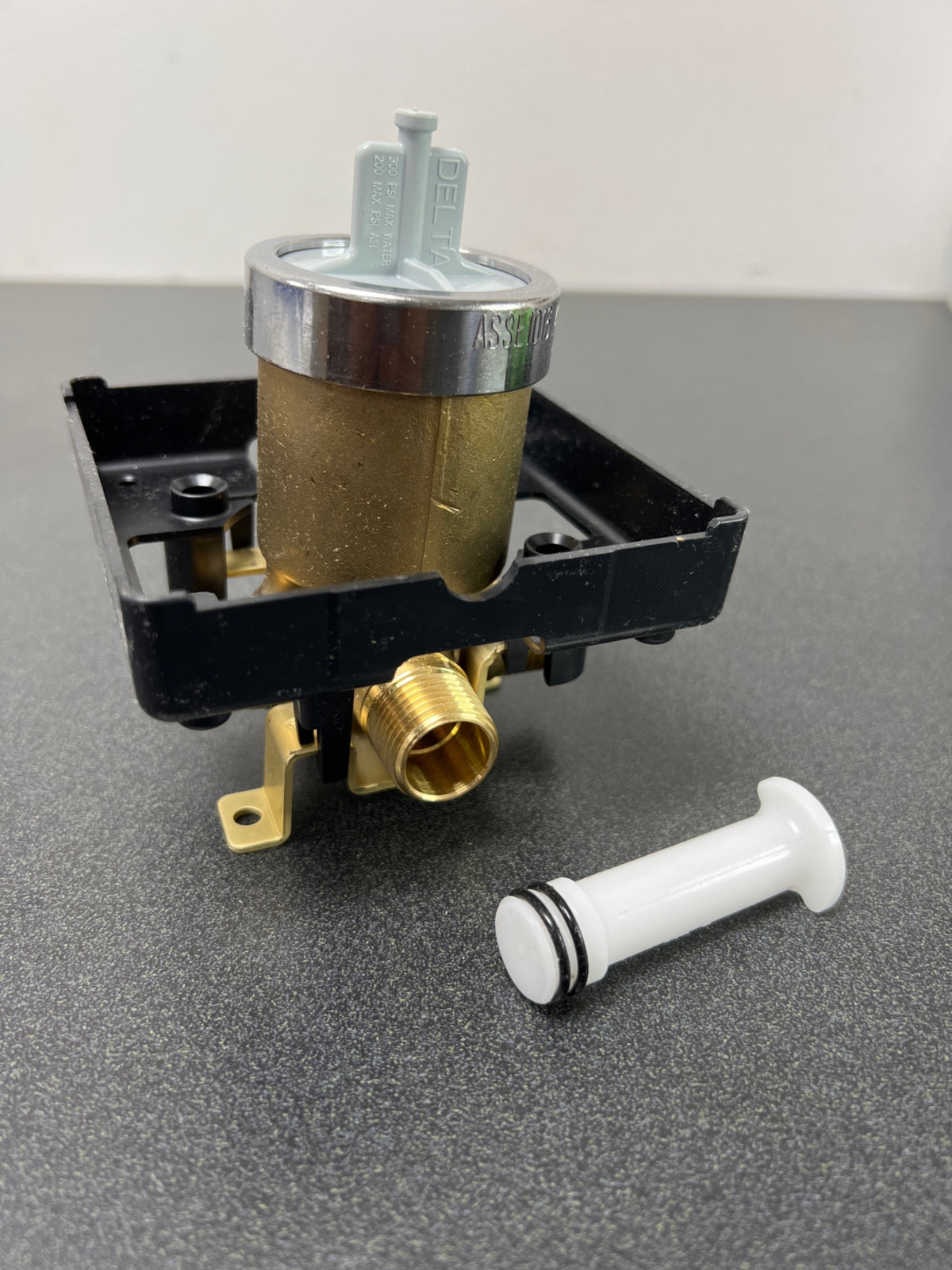 Delta Universal Mixing Rough-In Valve with 1/2" NPT Male thread with 1/2" C.W.T Female Sweat - Box Model