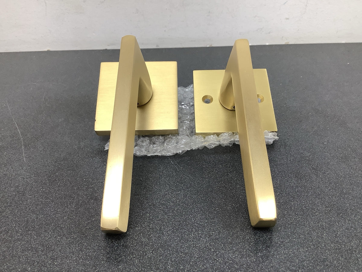 EMTEK Square Rosette Passage Set with Matching Finish Helios Lever - Choice of Left/Right Handing and 7 Finishes - 5110HLORHUS4 - Right Handed (RH) - Satin Brass (US4)
