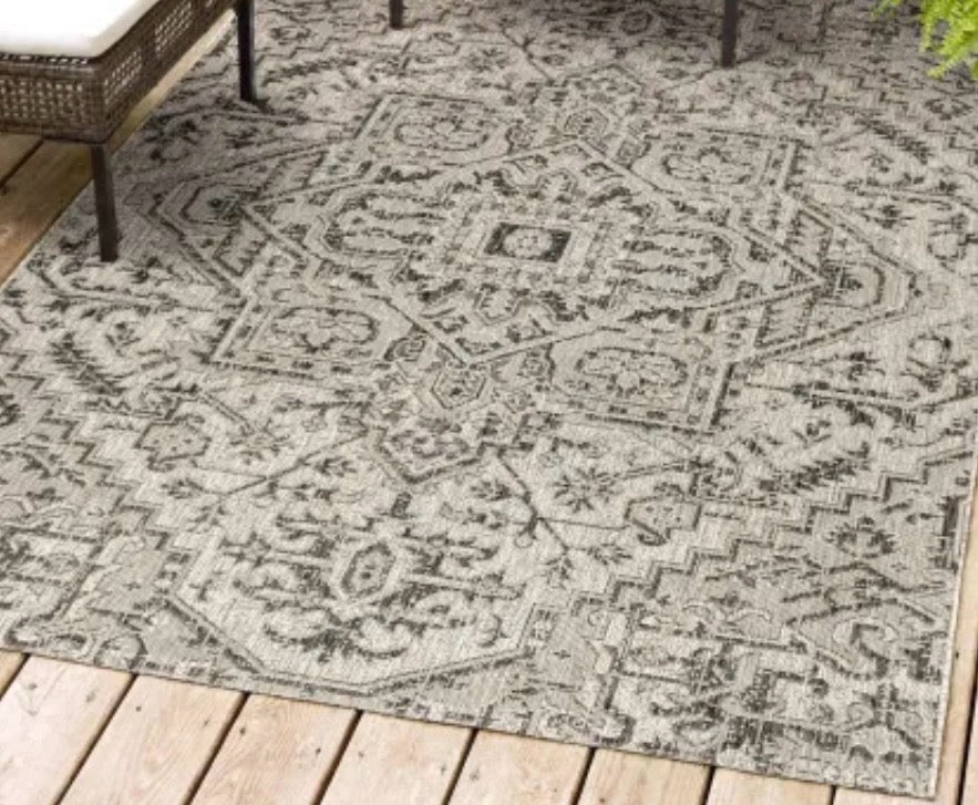 JONATHAN Y Lighting SMB105D-9 Santa Monica 9' x 12' Polypropylene Botanical, Traditional, and Vintage Indoor/Outdoor Area Rug - Black / Gray
