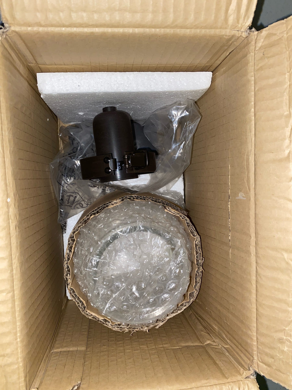 Progress lighting P300045-020 Calhoun Collection 5 in. 1-Light Antique Bronze Clear Glass Farmhouse Urban Industrial Bathroom Vanity Light