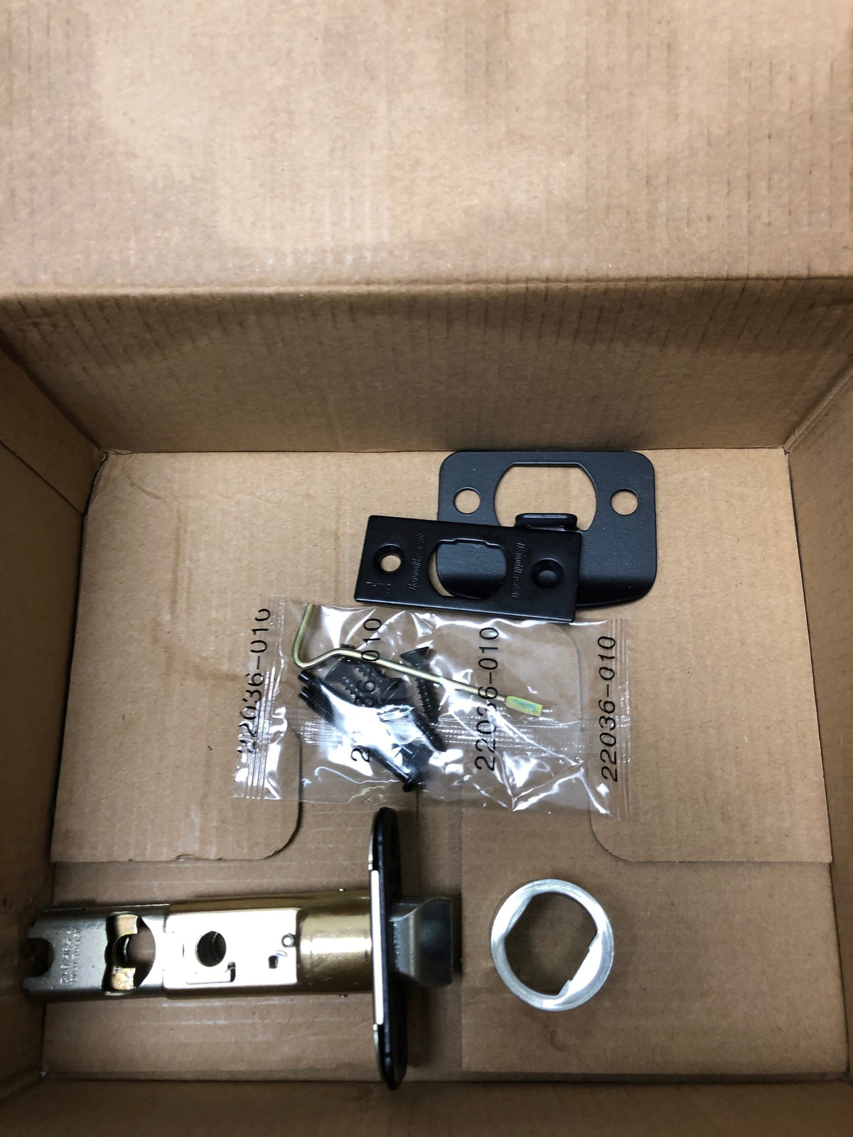 Kwikset 300CSLSQT-514 Casey Privacy Door Lever Set with Square Rose - Matte Black