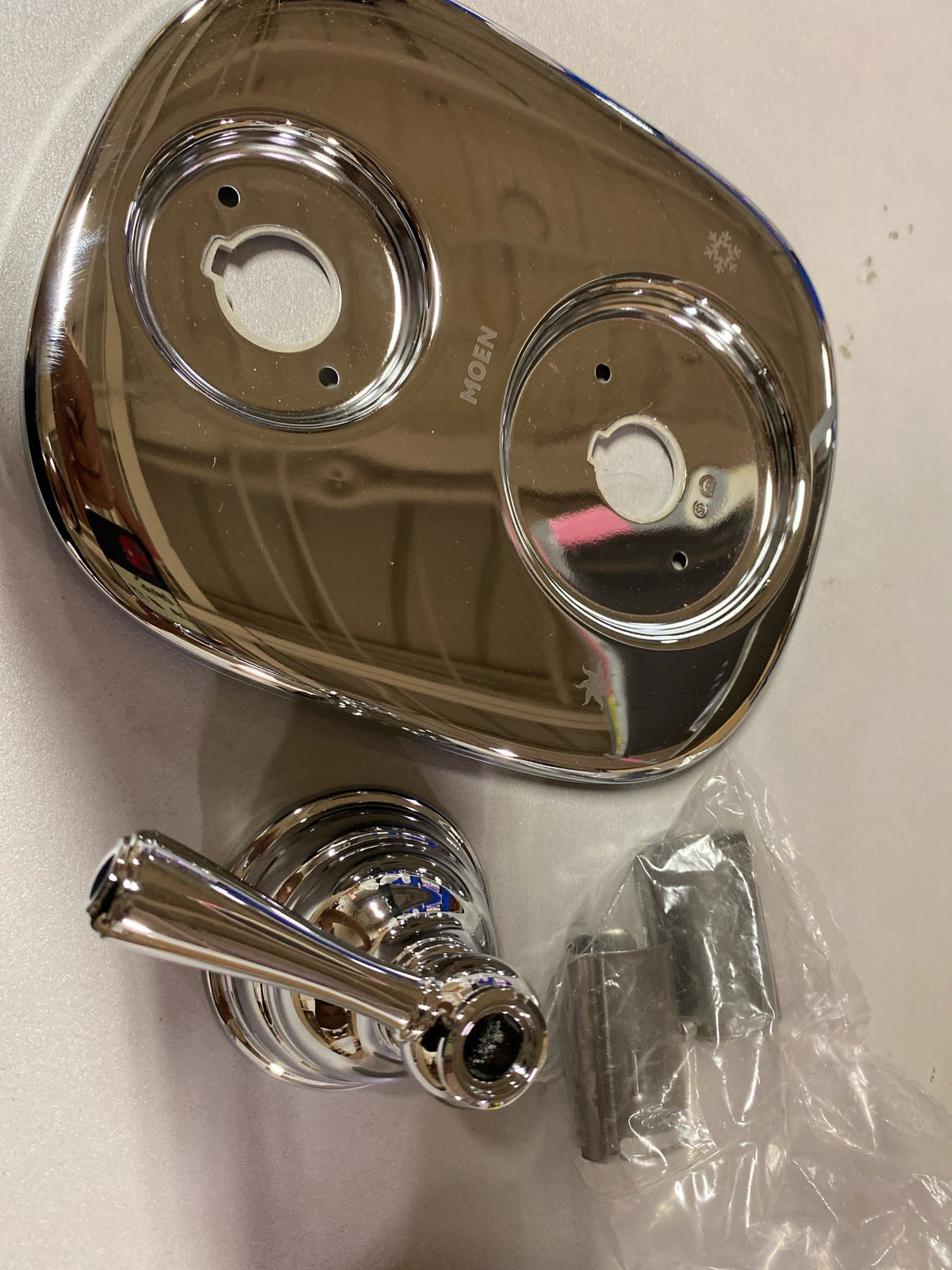 Moen T4111 Double Handle Moentrol Pressure Balanced with Volume Control and Integrated Diverter Valve Trim from the Kingsley Collection (Less Valve) - Chrome