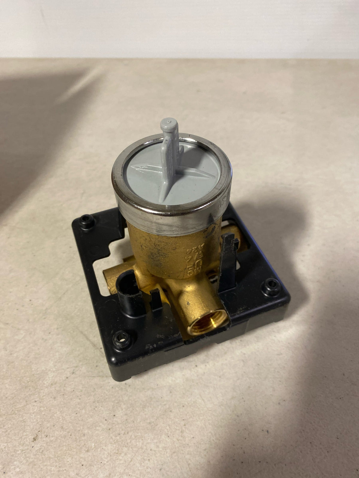 Delta R10000-IP Universal Mixing Rough-In Valve with 1/2" IPS Connections - N/A