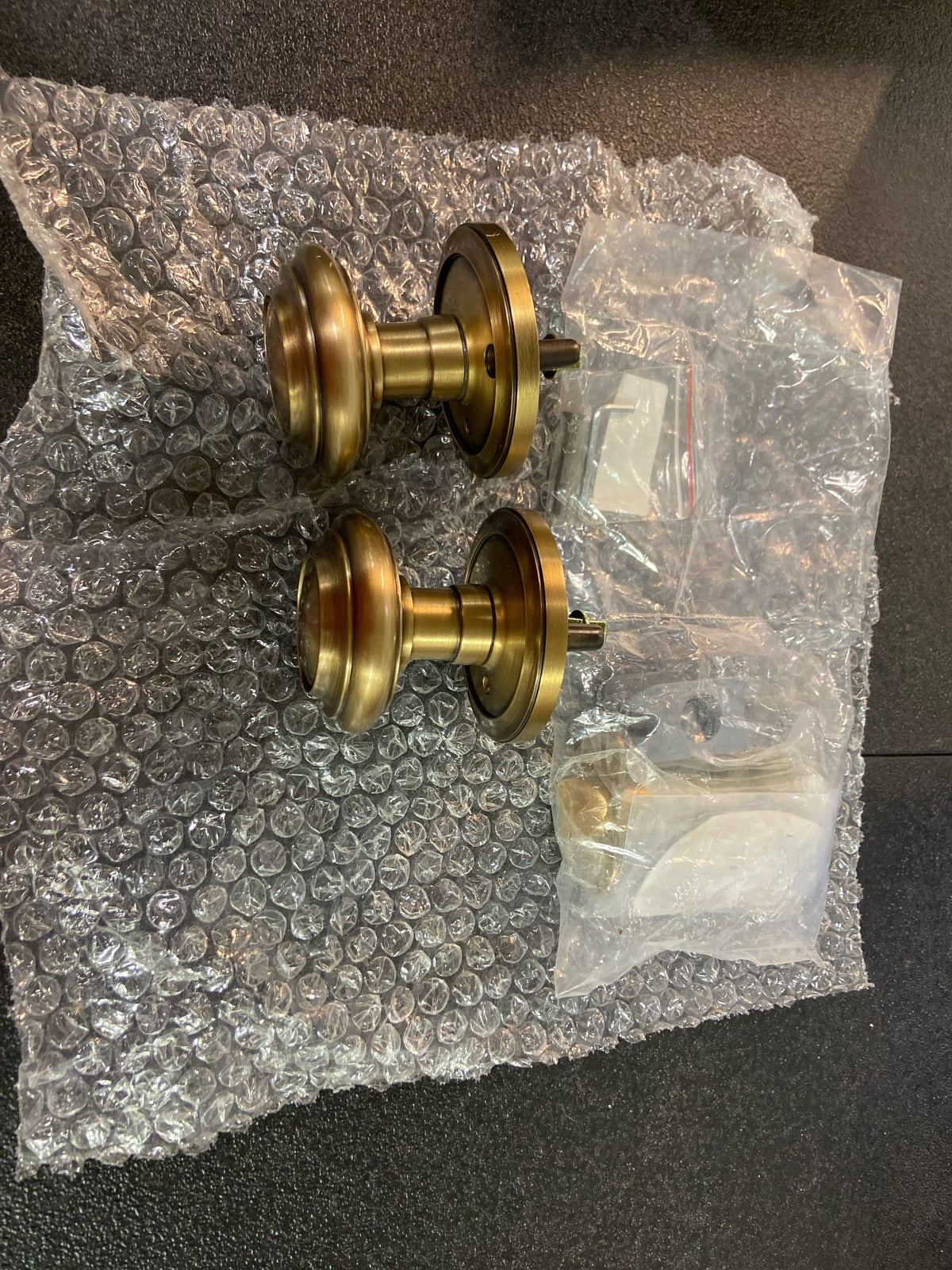 Grandeur 820240 Circulaire Solid Brass Rose Privacy Door Knob Set with Circulaire Knob and 2-3/8" Backset - Vintage Brass