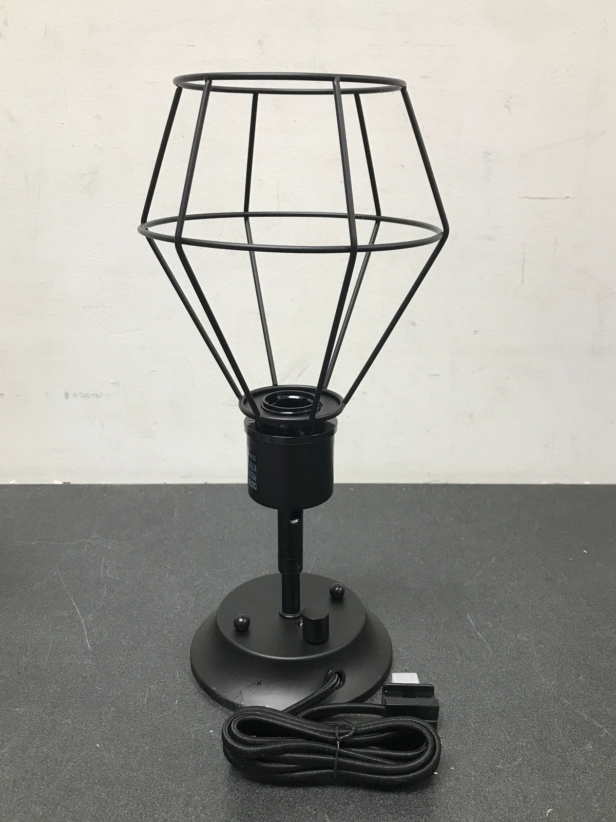 Hampton bay 65740 Bryson 1-Light Matte Black Wall Sconce