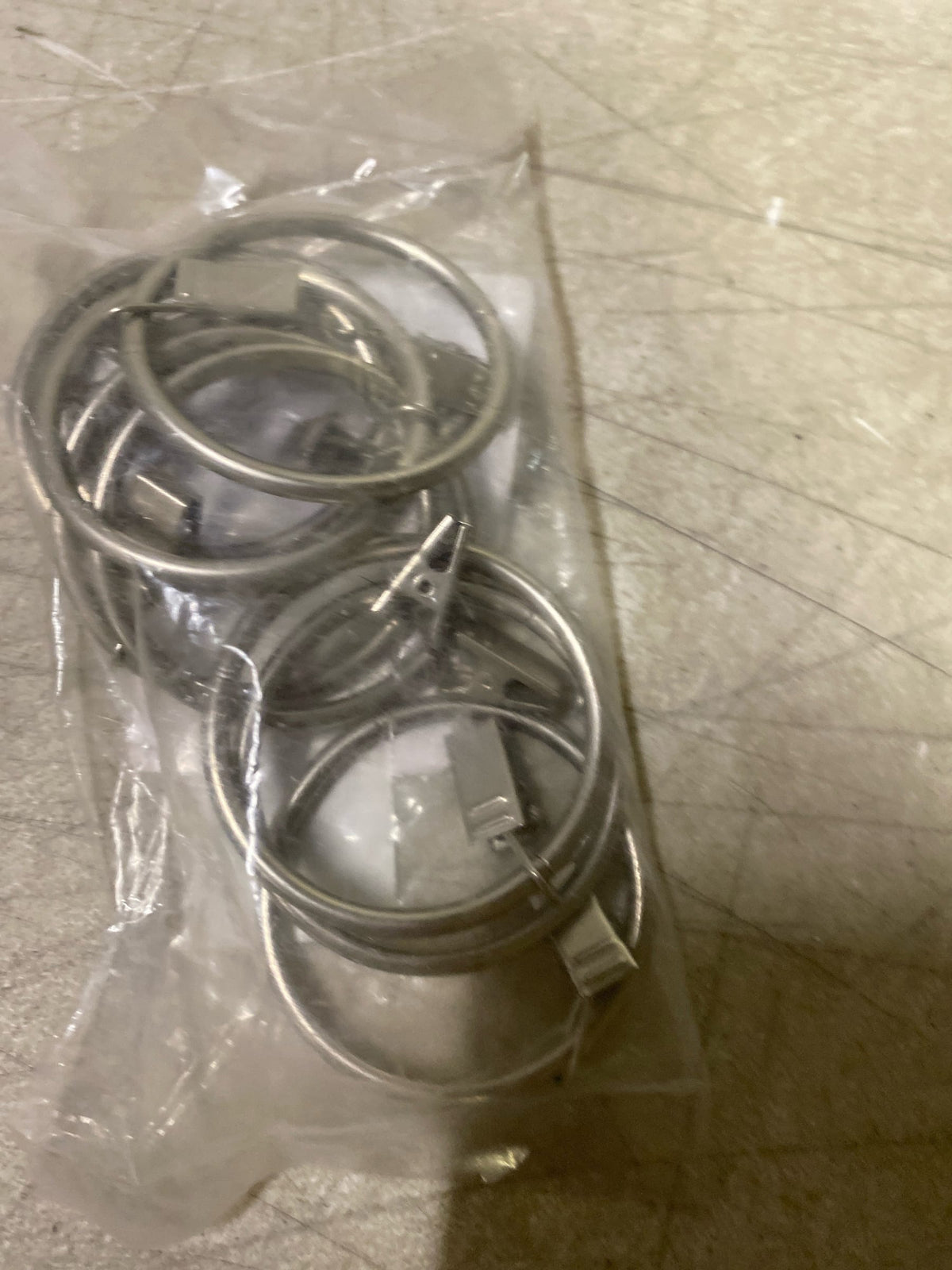 Rod desyne 1929-015 Satin Nickel Curtain Rings with Clips (Set of 10)