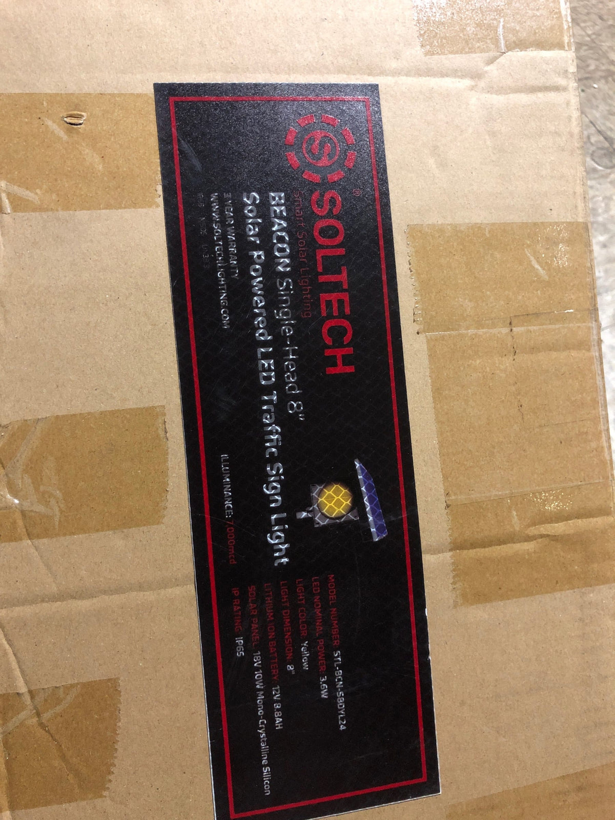 Soltech BEACON 8 in. Solar-Powered Yellow Flashing Traffic Light Sign