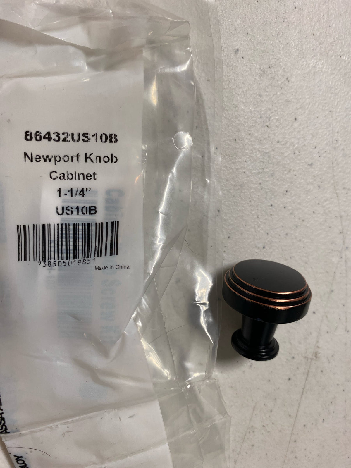 Emtek 86432 Us10B Newport 1.25 Cab Knob in Bronze