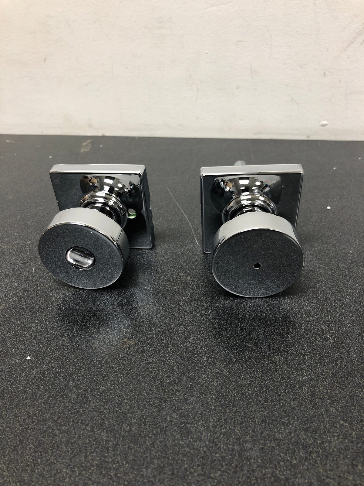 Kwikset 730PSKSQT-26 Polished Chrome Pismo Privacy Door Knob Set with Square Rose
