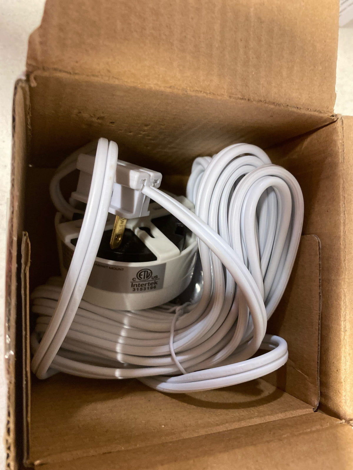 Volume Lighting V6063 3" Wide Under Cabinet Puck Light - White