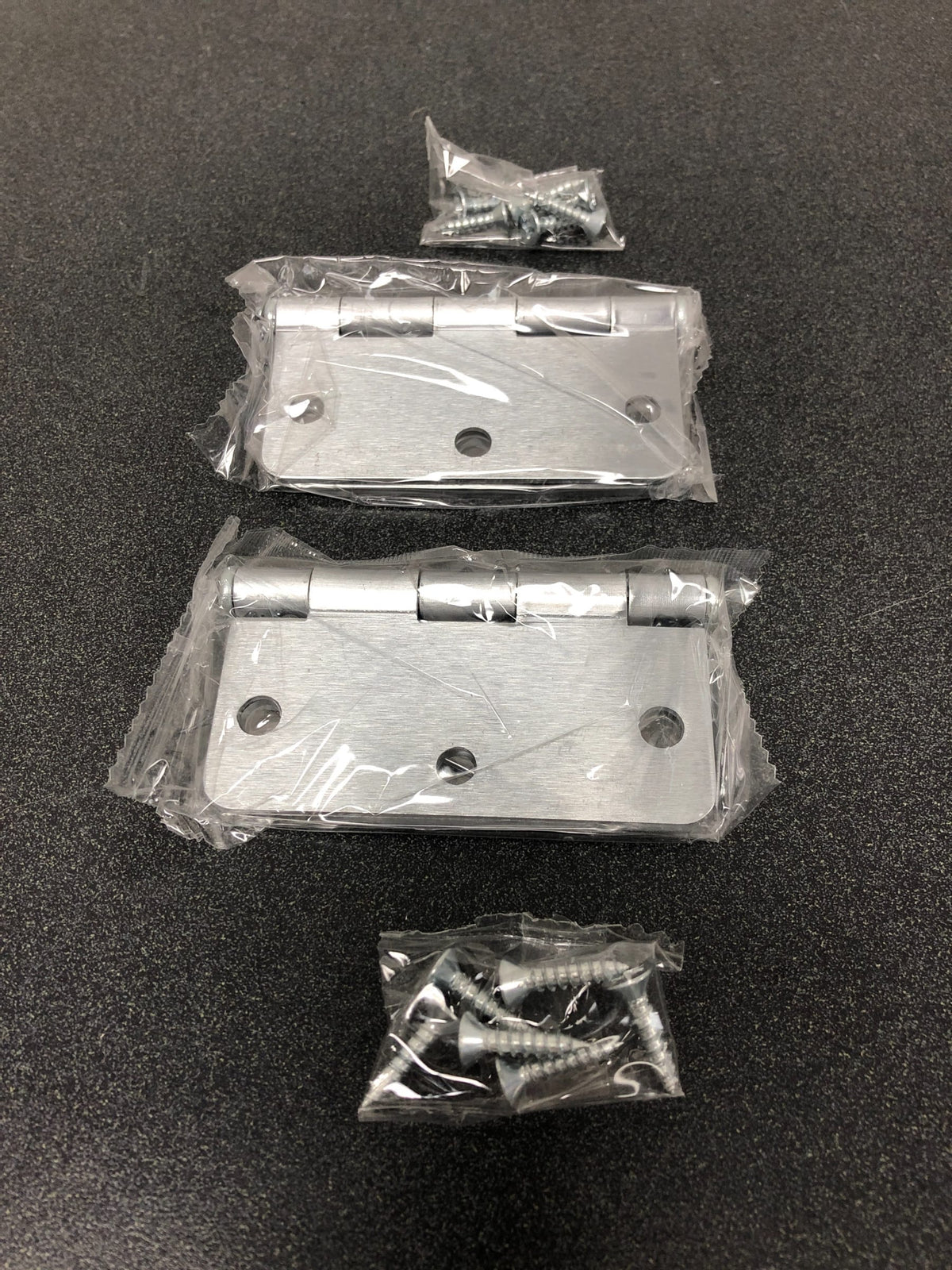 Miseno MDH3512SC 3-1/2 x 3-1/2 Plain Bearing 1/4" Radius Corner Door Hinge - Pair - Satin Chrome