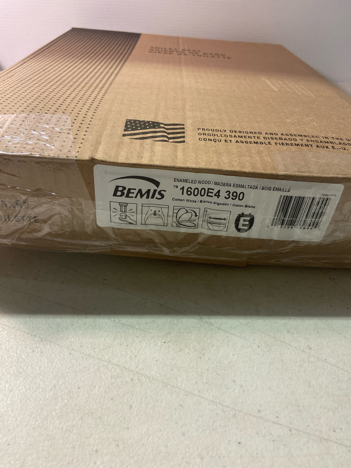 Bemis 1600E4 390 Ashland Elongated Closed-Front Toilet SeatQuick Release - Cotton White