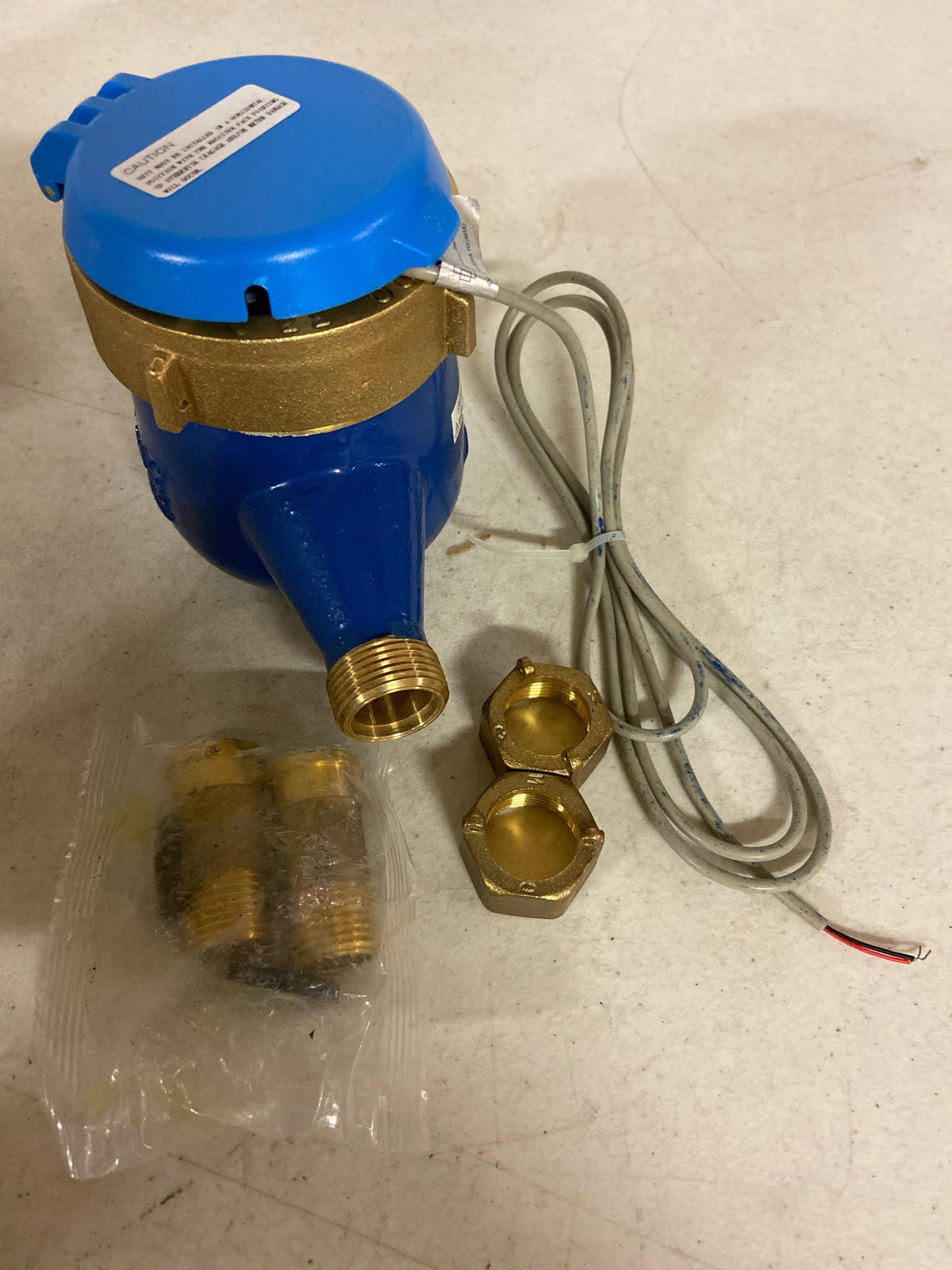 Dwyer Instruments 5/8" x 1/2" brass multi-jet water meter (GPM), with pulse output, 0.1 Gal/pulse.