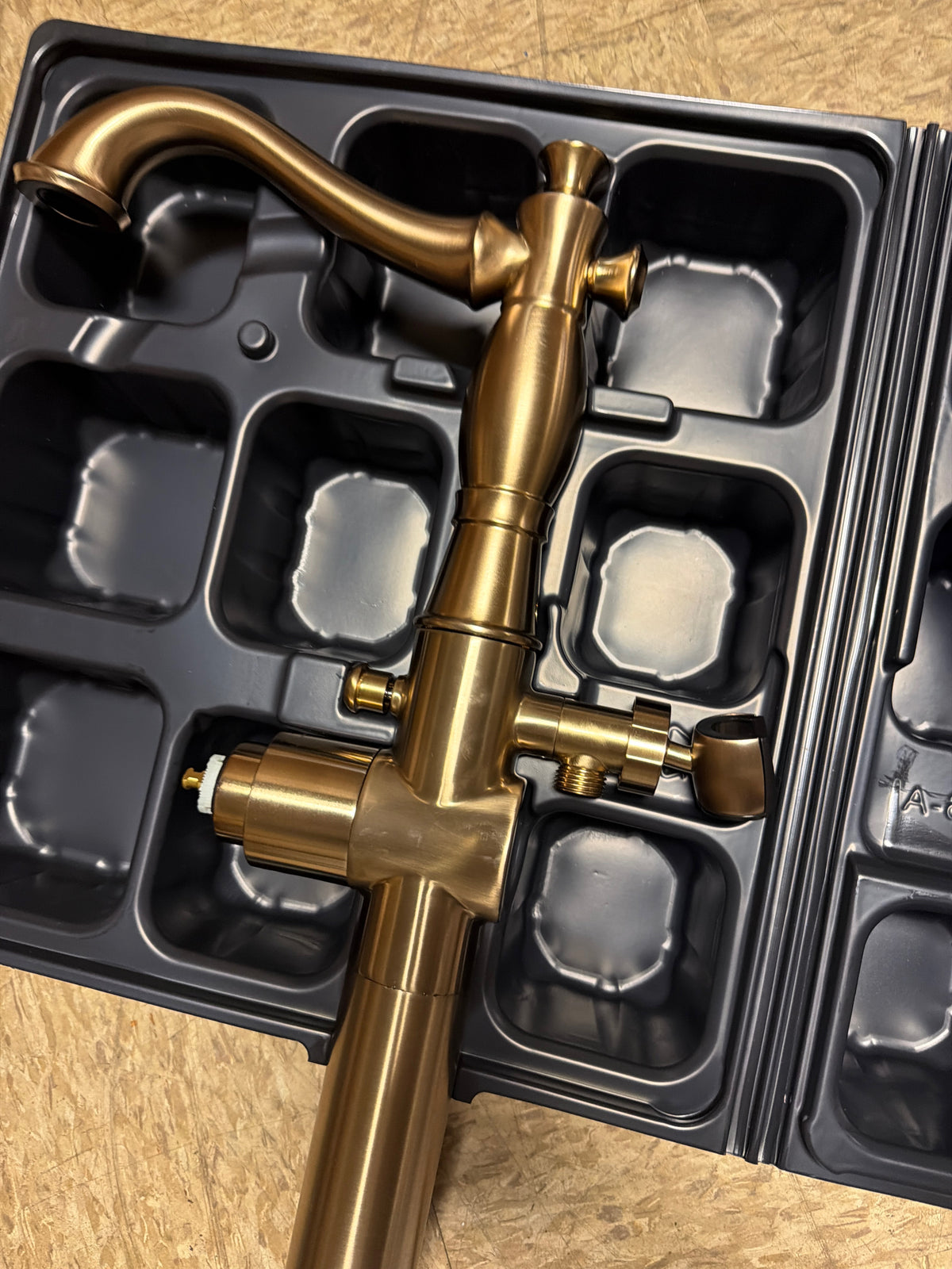 Delta T4797-CZFL-LHP Cassidy Gold 1-Handle Floor-Mount Roman Tub Faucet Trim Kit in Champagne Bronze (Valve and Handle Not Included)