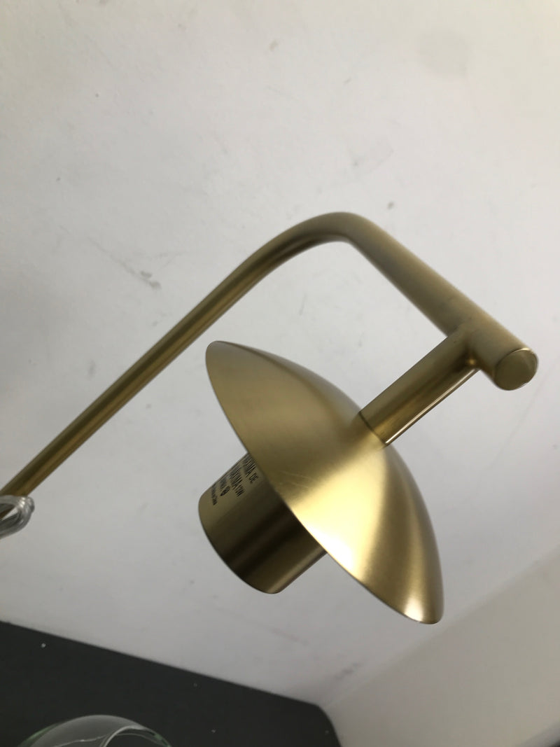 Hampton bay AF47012U Frazier 21.5 in. Antique Brass Table Lamp with USB Port