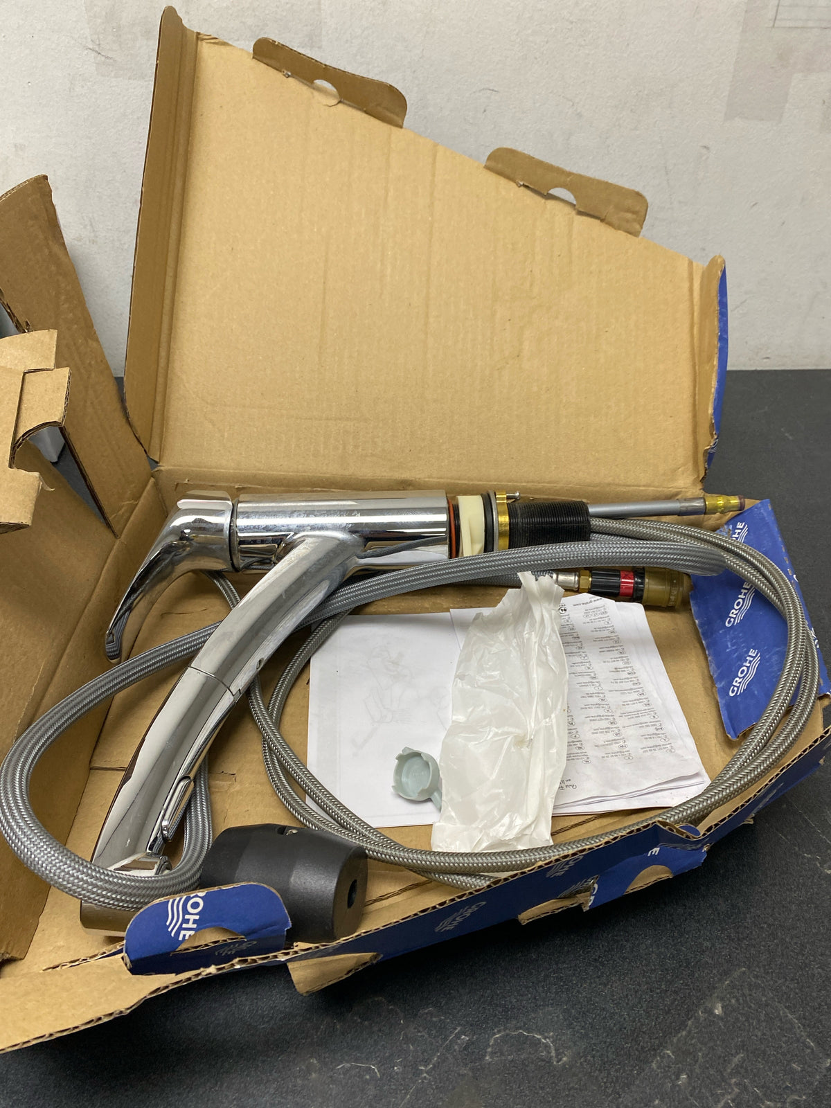 Grohe 30306001 Eurosmart 1.75 GPM Single Hole Pull Out Kitchen Faucet - Starlight Chrome