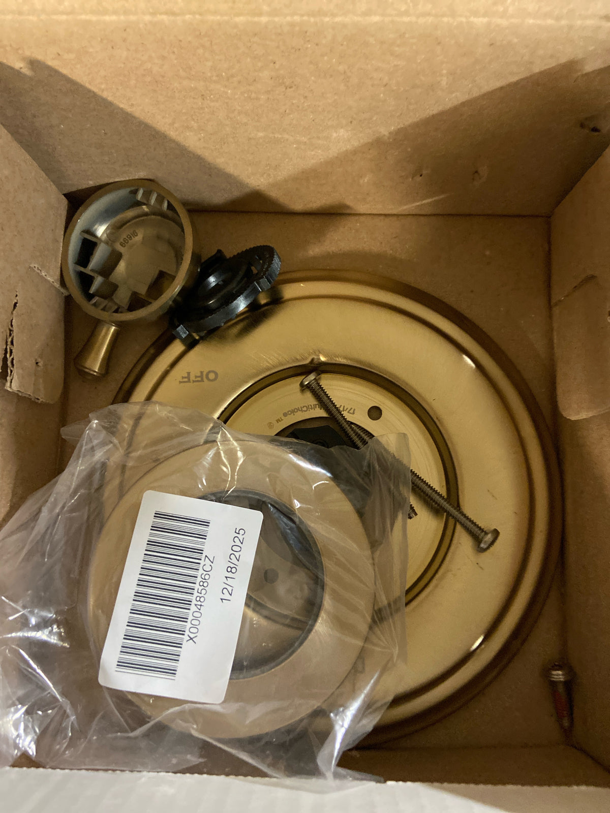 Delta T17097-CZ Cassidy Monitor 17 Series Dual Function Pressure Balanced Valve Trim Only with Integrated Volume Control - Less Rough-In Valve - Champagne Bronze