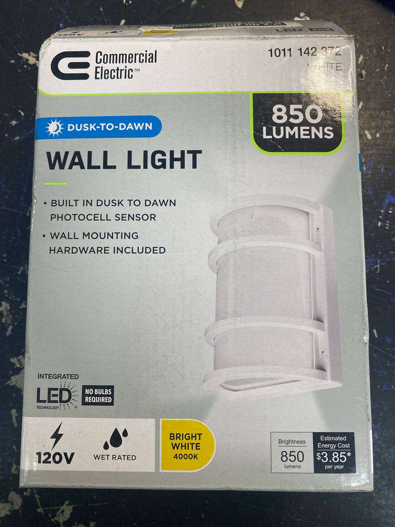 Commercial electric S6HMWM840DDWHHD 850 Lumens Integrated LED White Dusk to Dawn Half Moon Security Wall Pack Light, 4000K