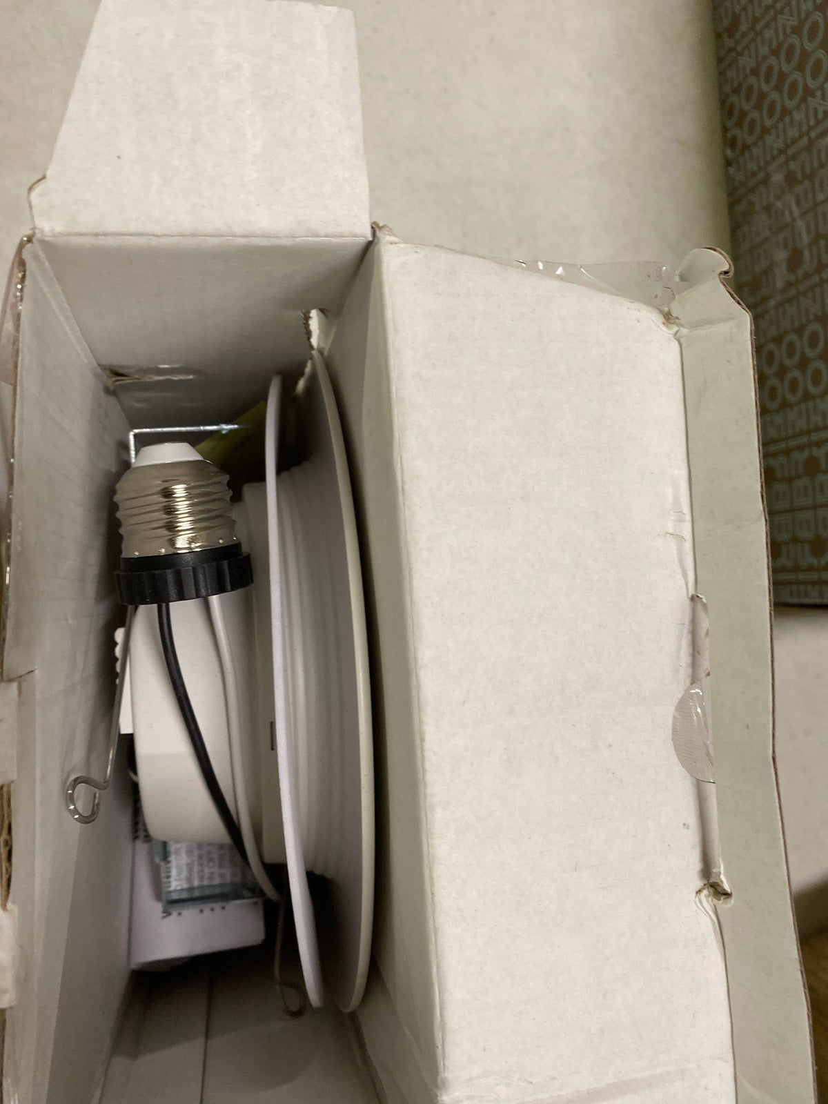 Satco S11801R1 5-6 in. Adjustable CCT Retrofit Remodel Non-IC Rated Dimmable Indoor Integrated LED Recessed Light Trim