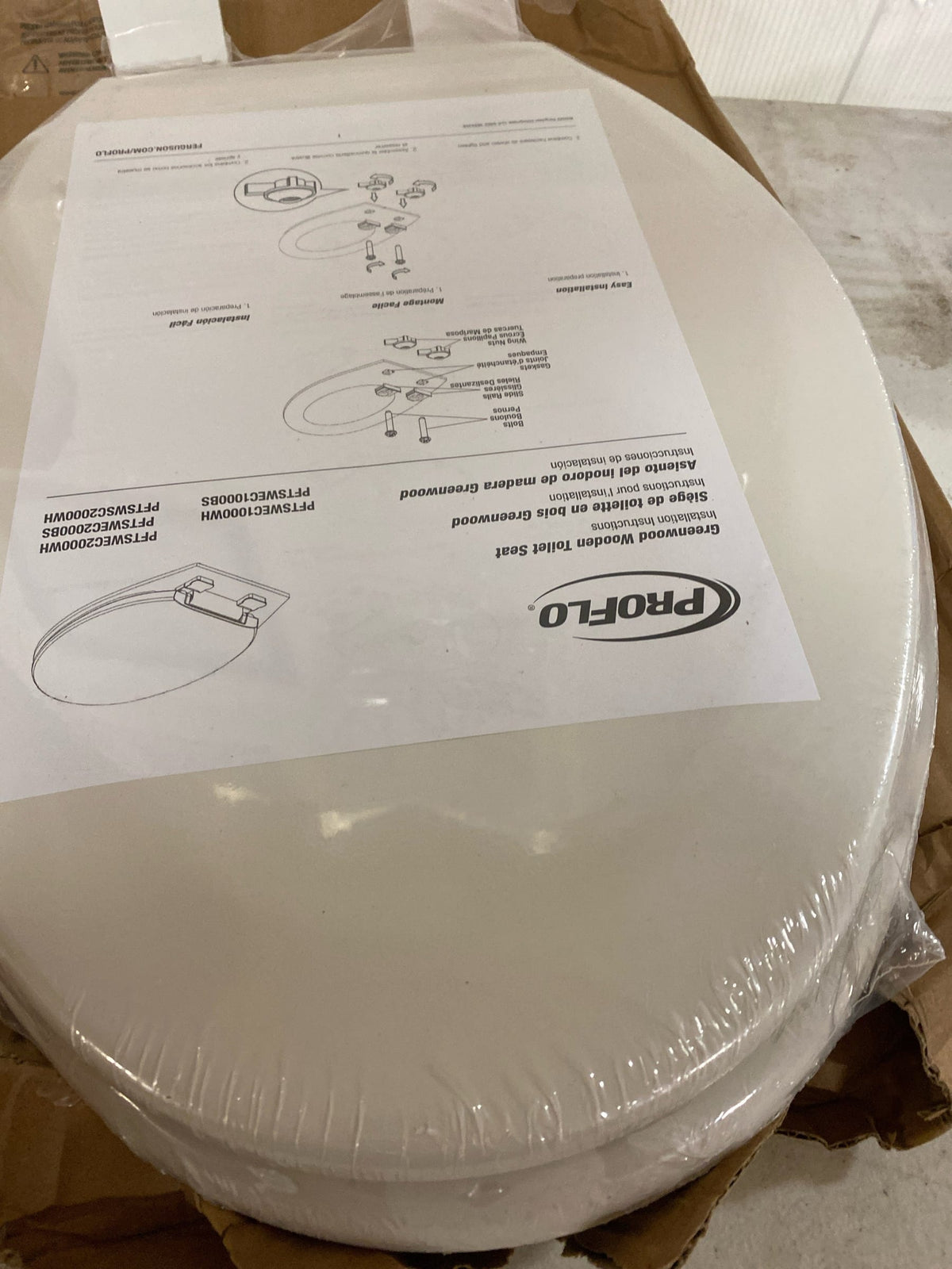 PROFLO PFTSWSC2000WH Elongated Closed-Front Toilet Seat with Soft Close and Easy Clean - White
