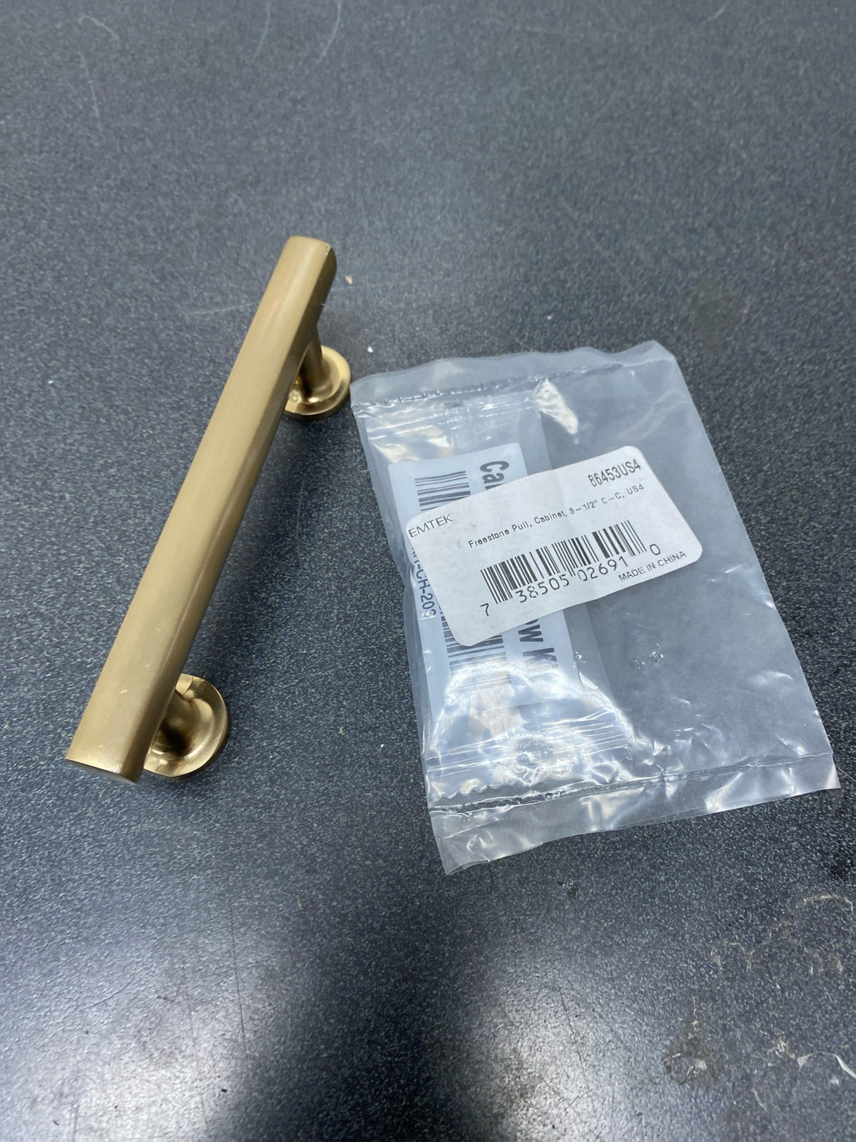 Emtek 86453 Us4 3.5 in Freestone Pull in Brass