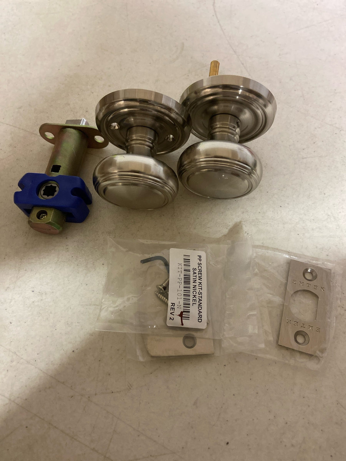 Emtek 8100NWUS15 Norwich Passage Door Knob Set with Regular Rose from the Brass Classic Collection - Satin Nickel