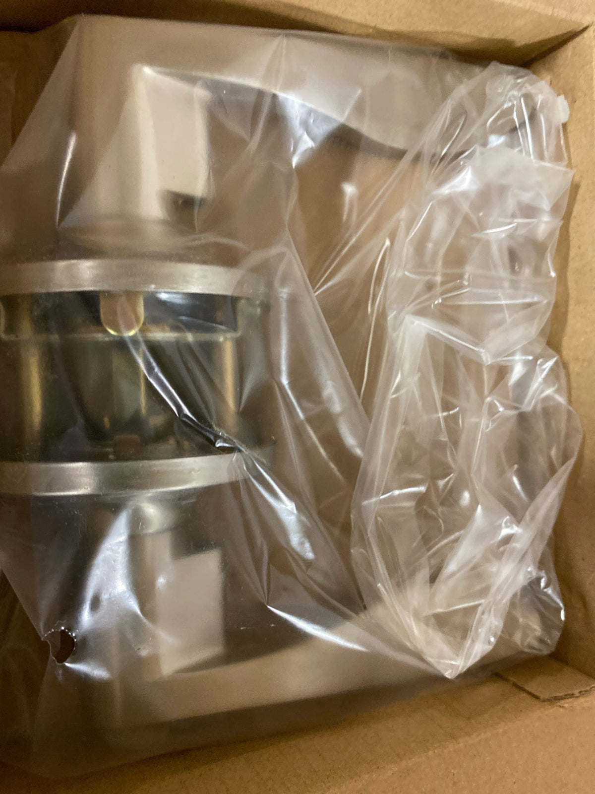 Kwikset Safelock SL5000LY-26D Layton Lever Entry Lock with RCAL Latch and RCS Strike Satin Chrome Finish