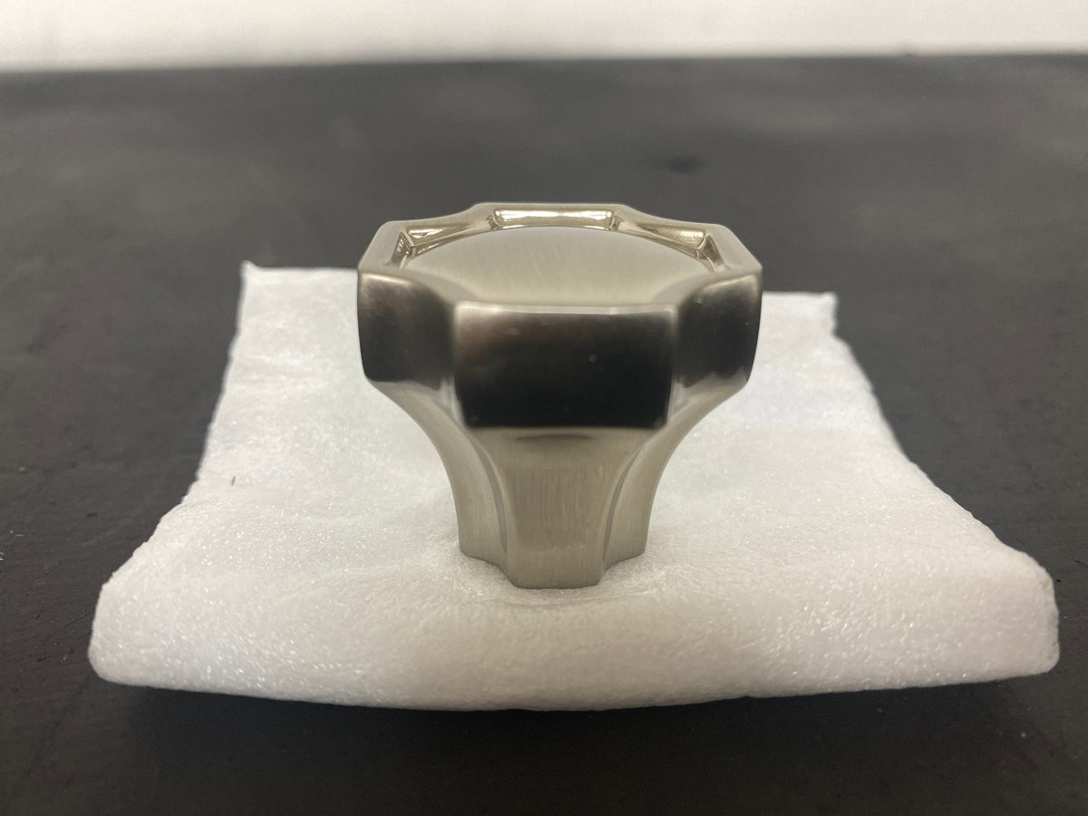 Belwith Keeler B076636-SN Monarch 1-1/4" Scalloped Square Glam Cabinet Knob / Drawer Knob - Satin Nickel