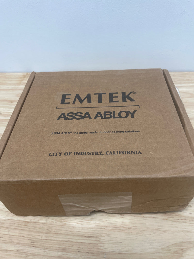 EMTEK Square Rosette Dummy, Pair with Matching Finish Luzern Lever - Choice of 7 Finishes - 5050LUUS10B - Oil Rubbed Bronze (US10B)