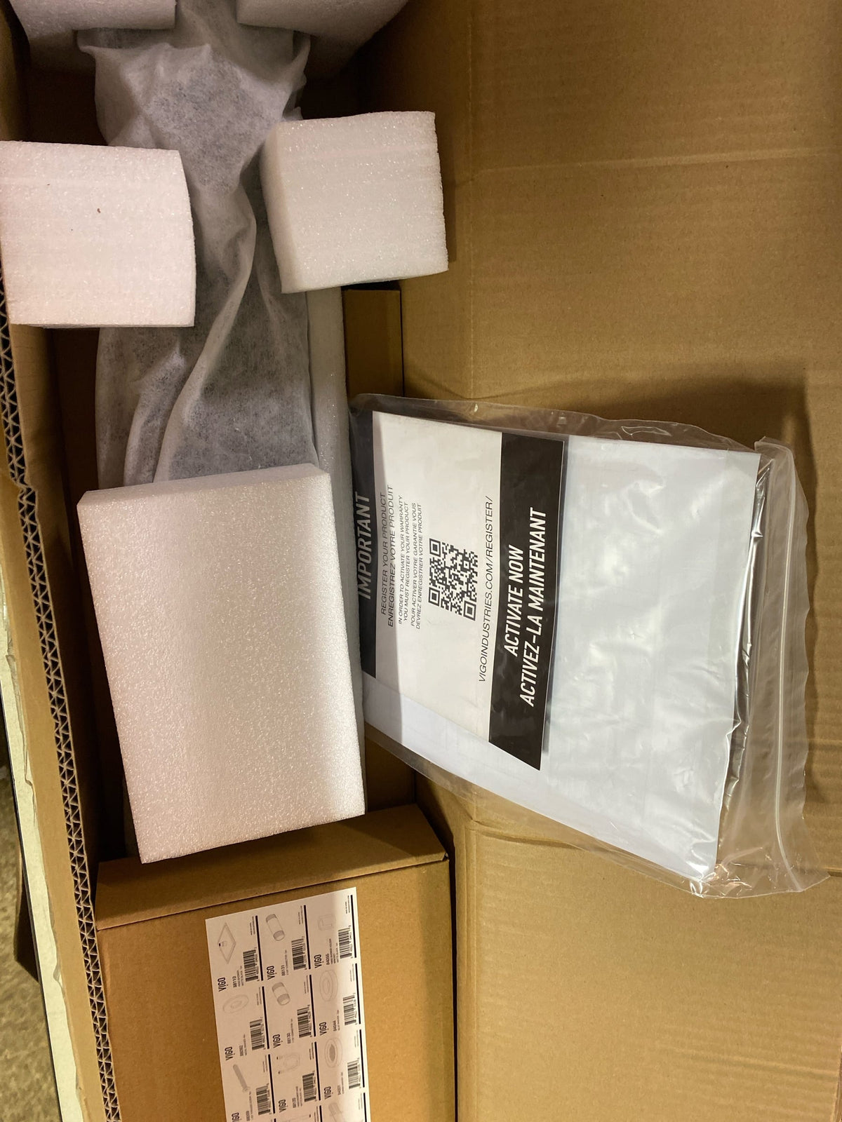 VIGO 20" W x 39" H Orchid 2-Jet Matte Black Shower Panel and Handheld Showerhead, Requires existing shower head connection - VG08014MB