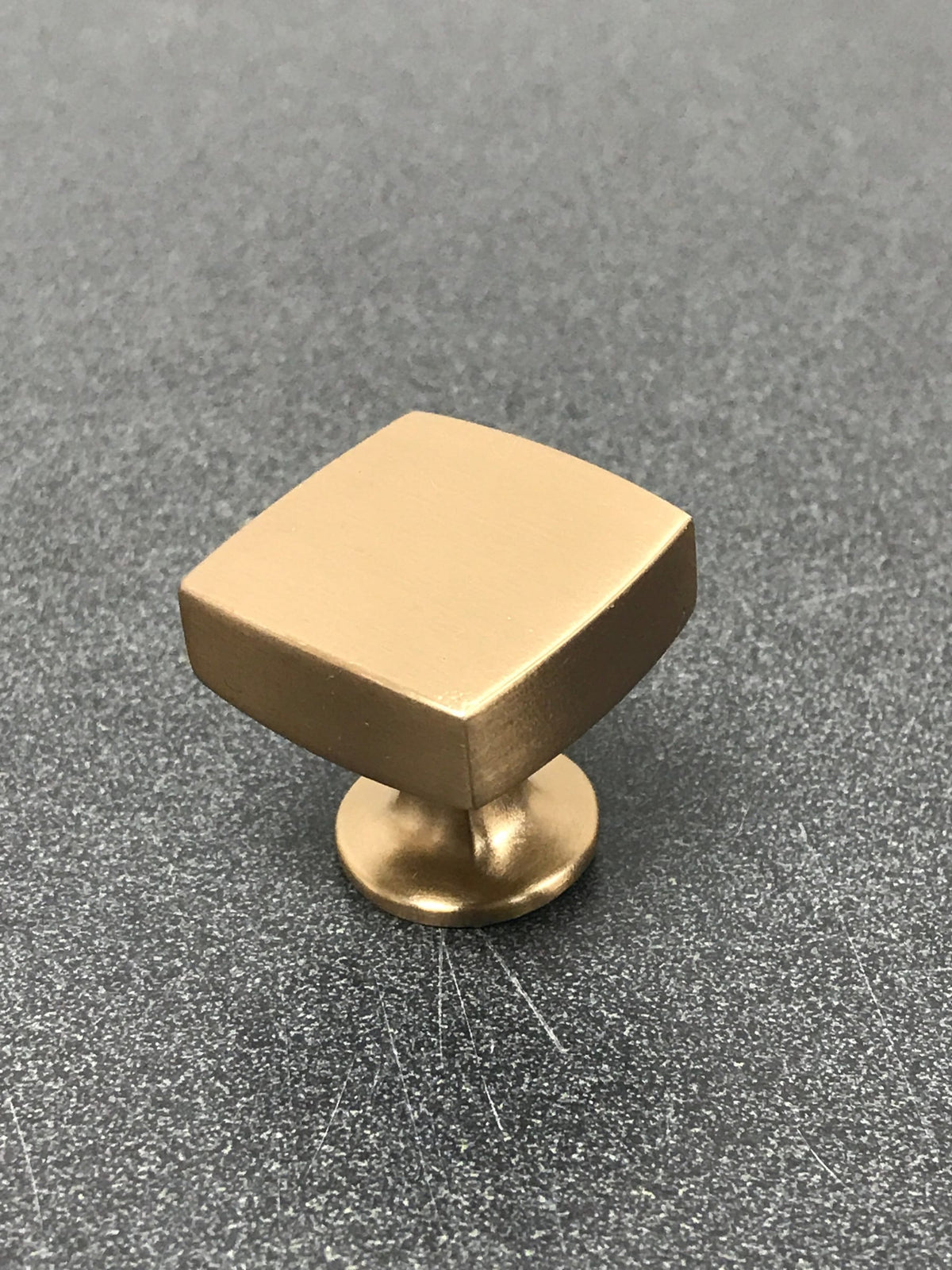 Amerock BP37101CZ Everett 1-1/4 Inch Square Cabinet Knob - Champagne Bronze