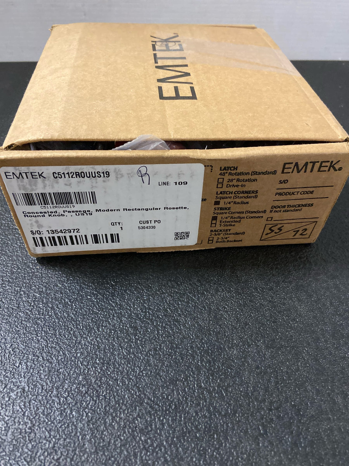 EMTEK Concealed Fastener Modern Rectangular Rosette Passage Set with Matching Finish Round Knob - Choice of 7 Finishes - C5112ROUUS19 - Flat Black (US19)